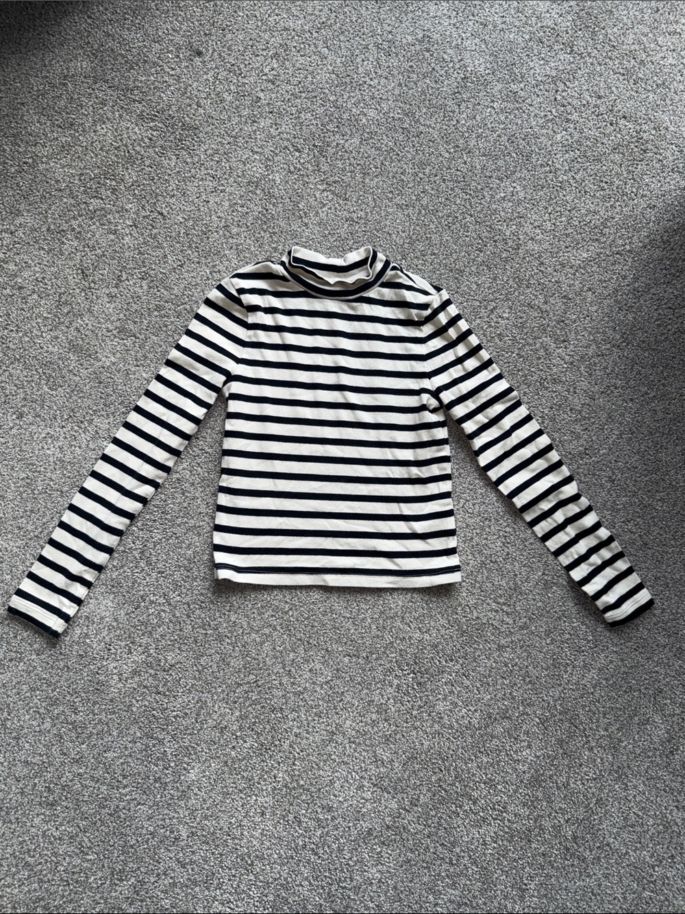 Gap Girls Size 8 Black & White Striped Tshirt